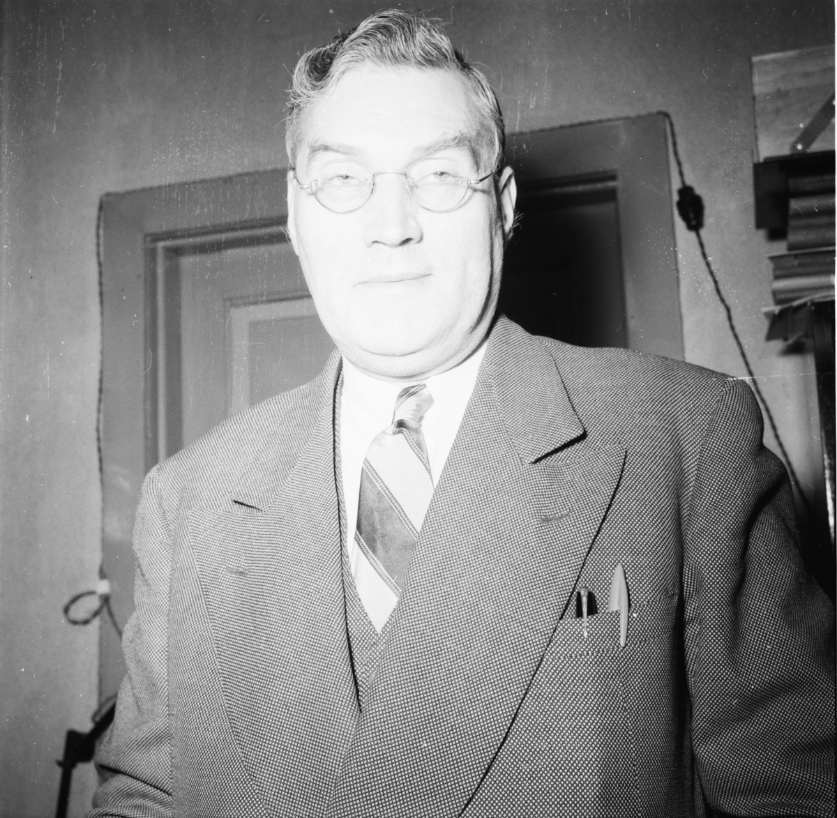 Vardens arkiv. "Skoleinspektør Carl Sundby, Herøya" 14.01.1954