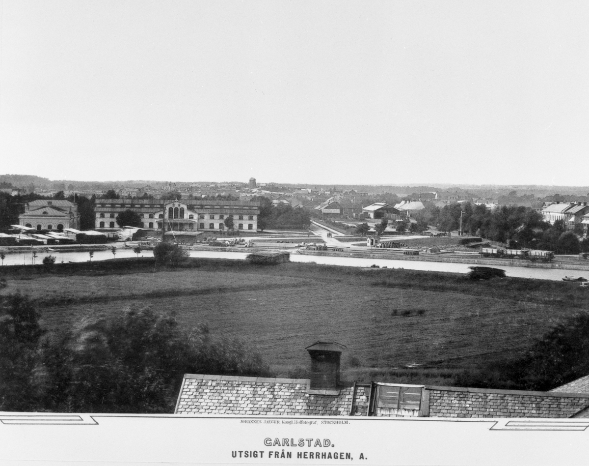 Bilderna kommer från ett planschverk över Karlstad utgivet av Johannes Jaeger 1884. Museets exemplar är en hyllningspresent till avgående landshövdingen Henrik Gyllenram som tillträdde 1873 och avgick den 1 maj 1885.