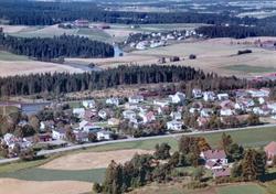 Skråfoto Ringstadfeltet i Rakkestad, 11. sept. 1963.
Toget 