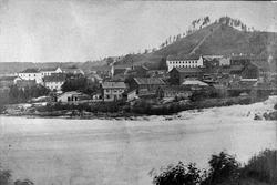 Sydsiden Hønefoss
Tv. Søndre torg.
I forgrunnen den gamle 