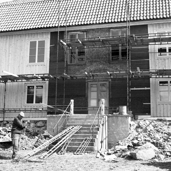 Kampagården restaureras. Kampen, Växjö, april 1971. Fotograf: A-B Jonsson.