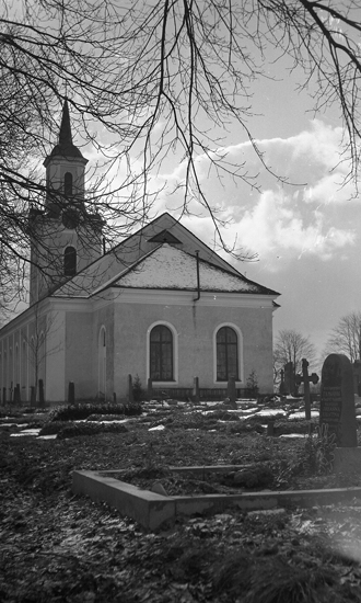 Tingsås kyrka, sedd bakifrån.