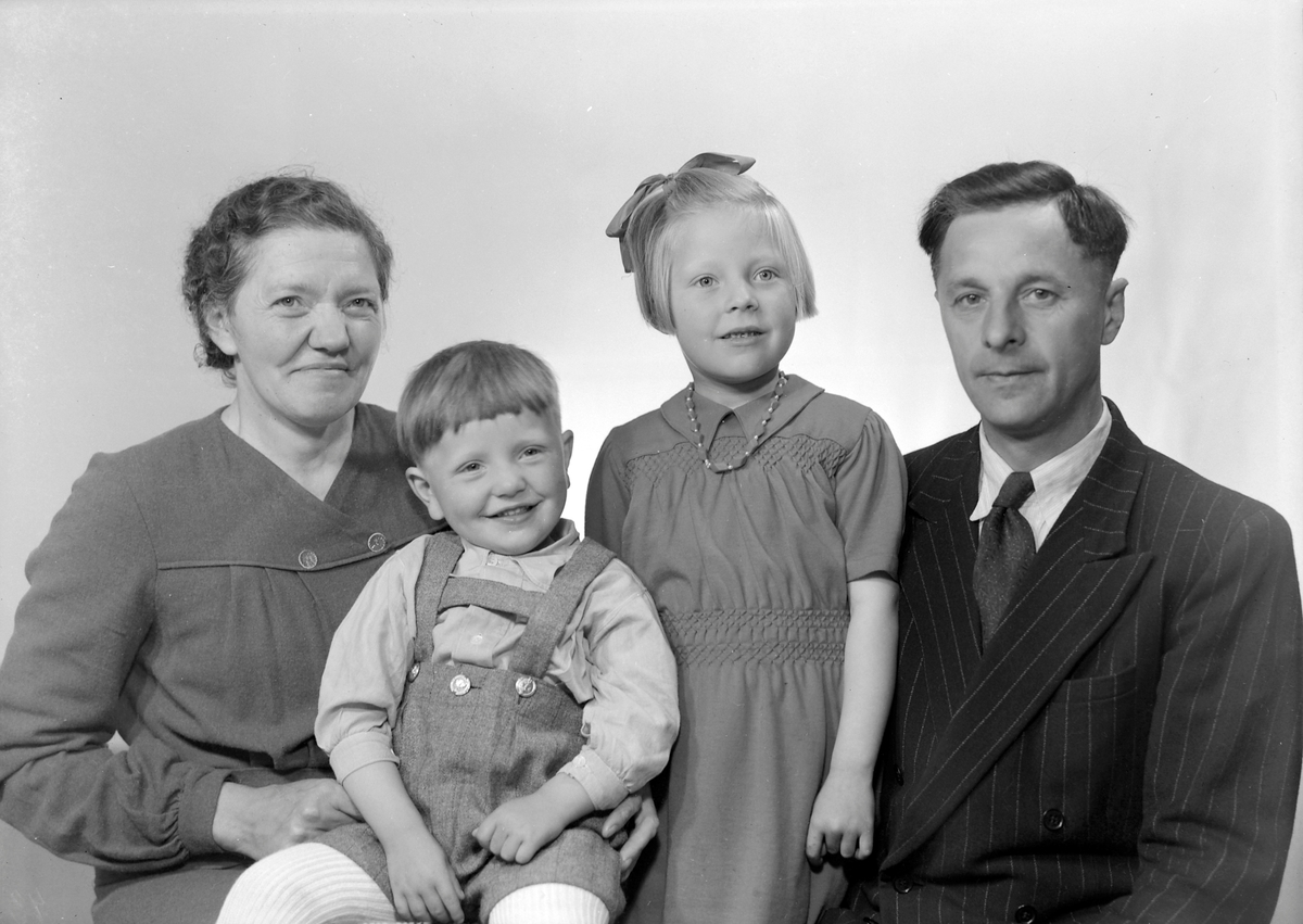 Hilmar Klukstad med familie