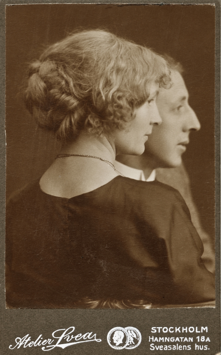 Porträtt av John och Ester Bauer i profil.