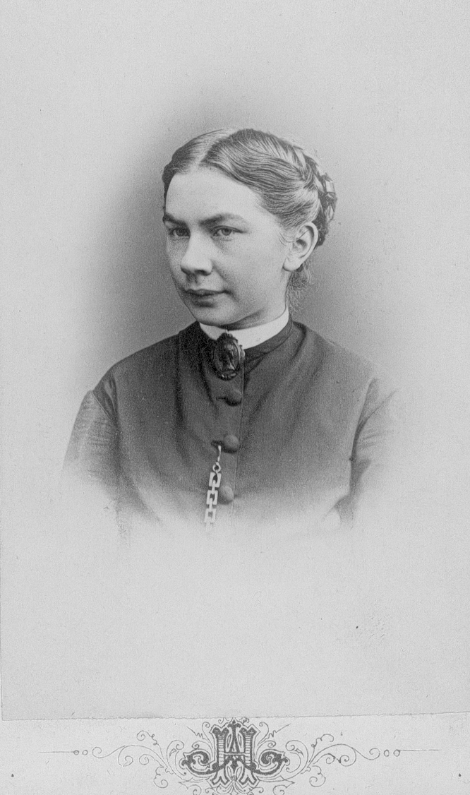 Mia Wiberg, dotter till lektor Wiberg.