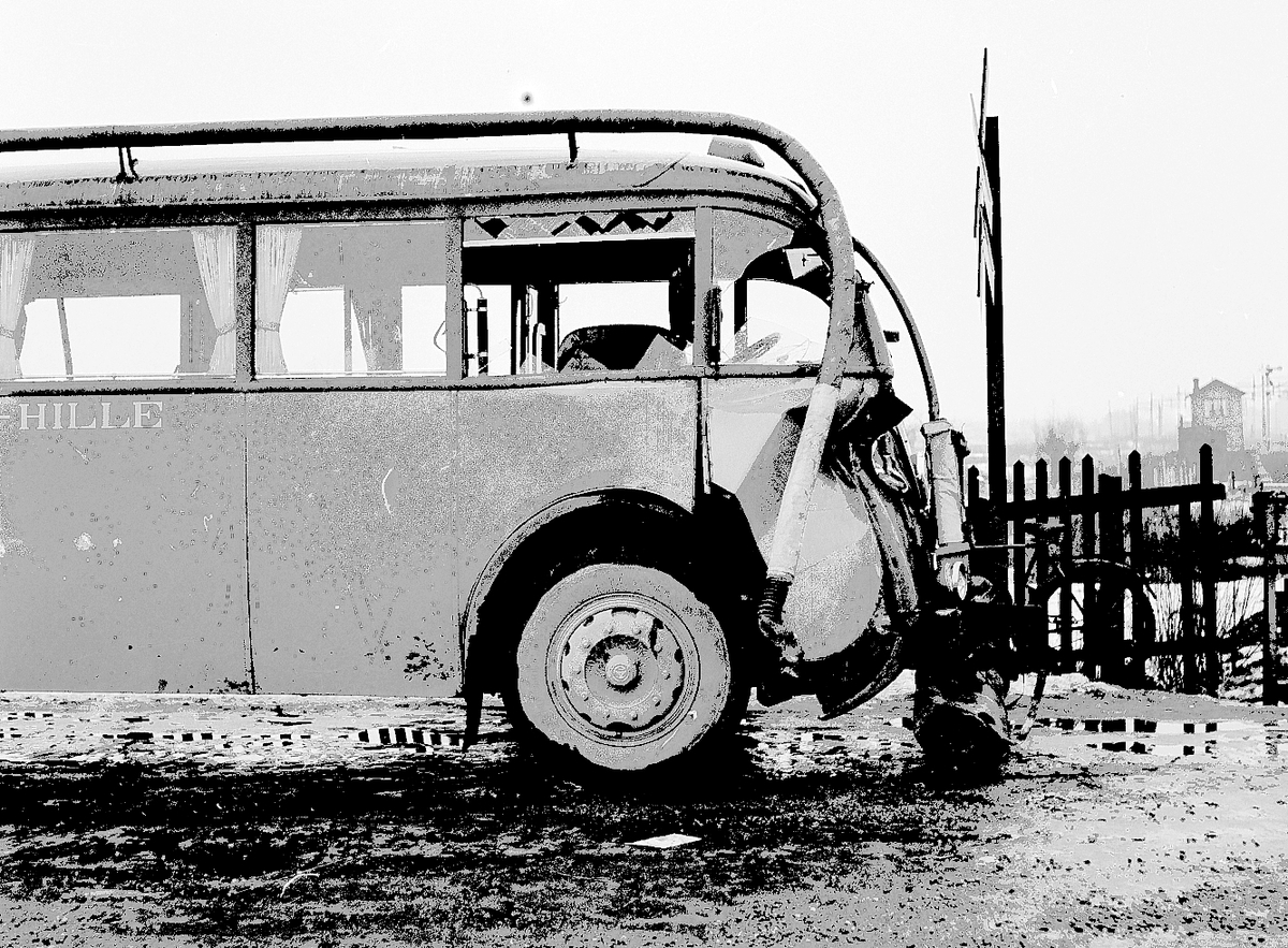 Bussolycka vid Nynäs. Februari 1943. Strömsbro-bussen

