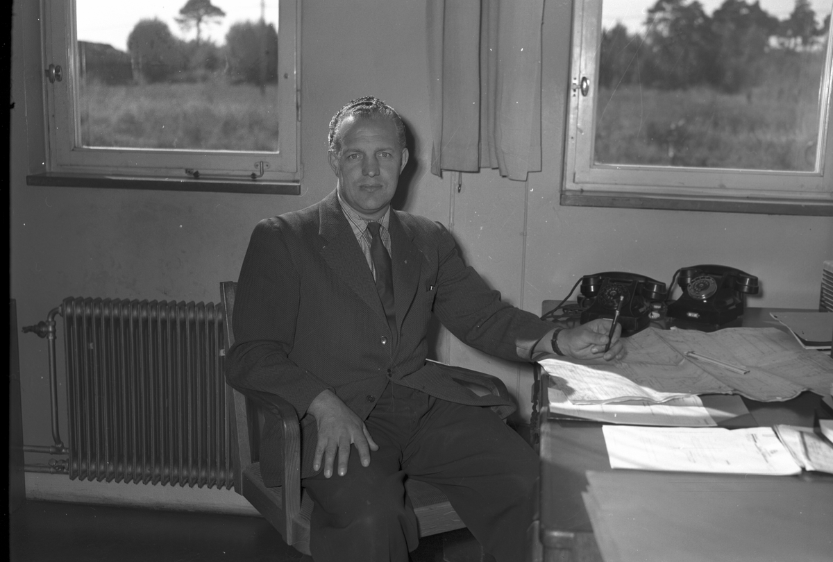 Philips Svenska AB. Reportage hos Swendsén & Wikström   AB, mekaniska verkstad. Augusti 1954.