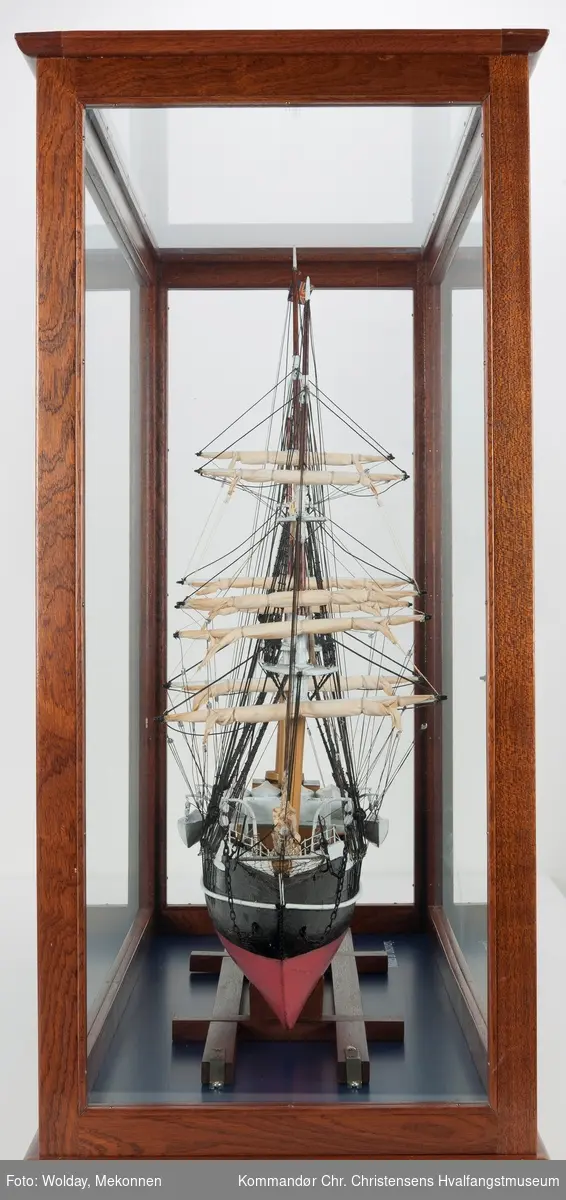 Modell av havforskningsskipet Discovery, bark.