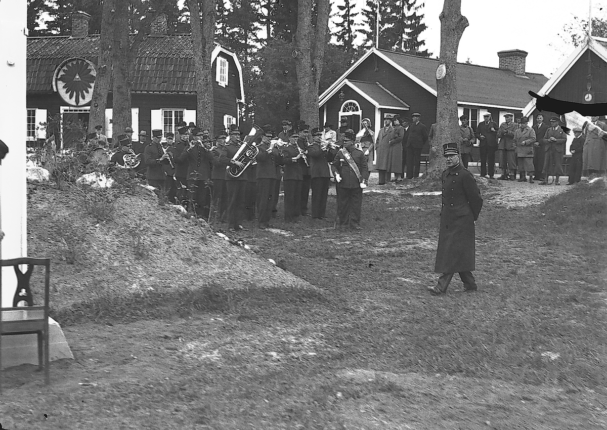 År 1938. Korparations skjutning. Reportage för Gefle-Posten. Orkester
