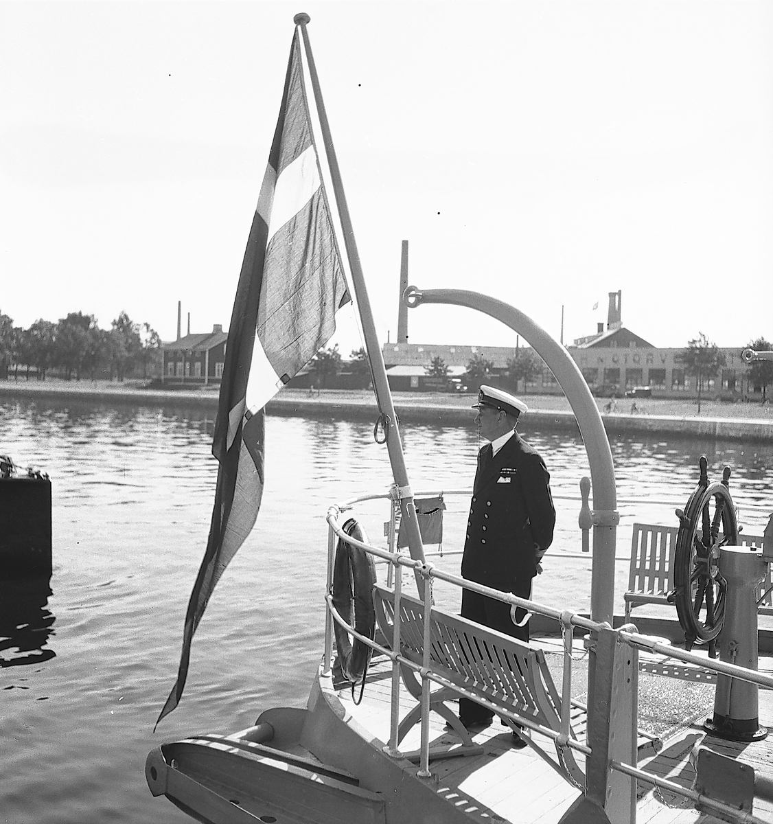 År 1938. Danskt Flottbesök. Inre hamnen. Reportage för Gefle Dagblad

