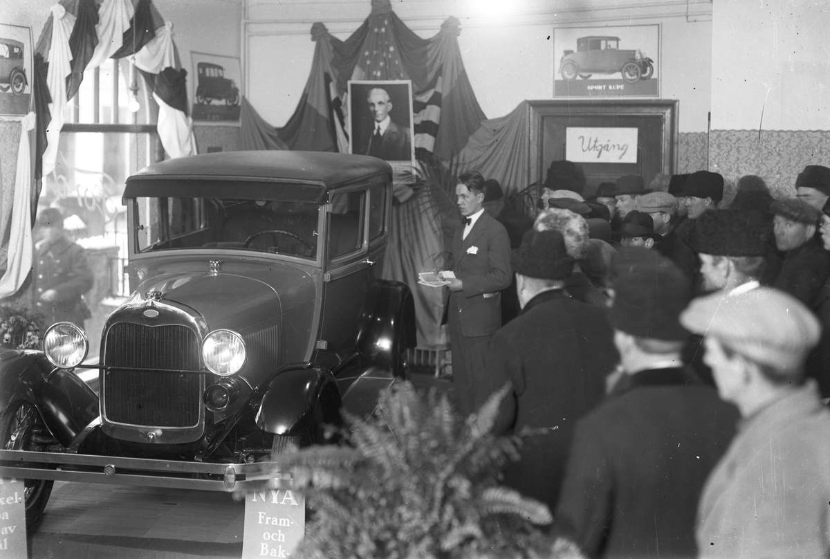 "Idag är den nya Fordvagnen här". Gefle Bilförsäljning. En A-Ford från 1928-1929.