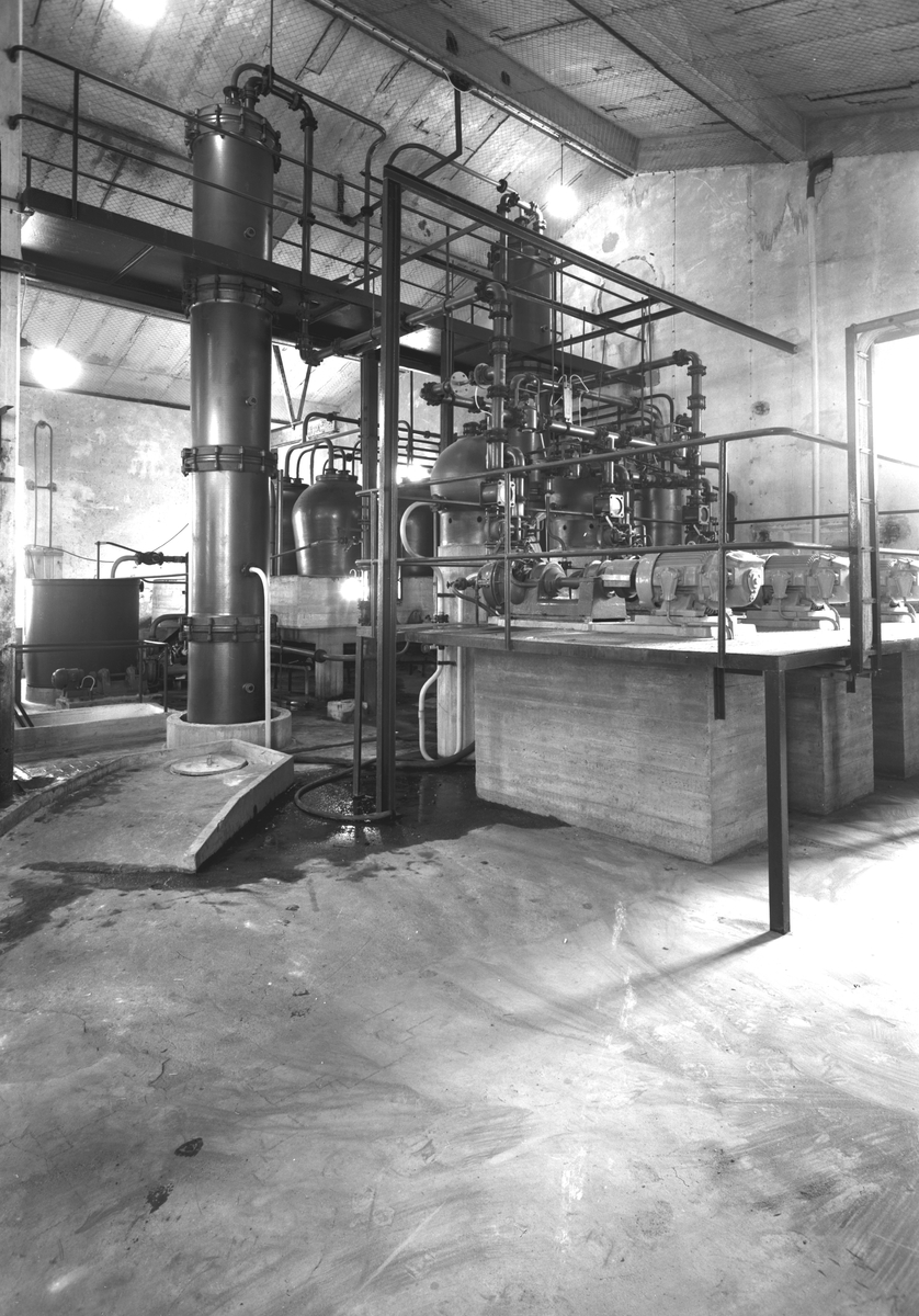 Koldioxinanläggningen, koldioxid användes vid blekning av sulfatmassa. Den 18 juli 1953. Korsnäs AB är ett av Sveriges ledande skogsindustriföretag som tillverkar kartong, säck- och kraftpapper, fluffmassa till hygienprodukter och sågade trävaror.