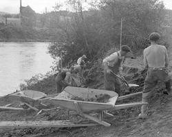 Planeringsarbeid i elveskråningen nedenfor St. Olavs kirke i