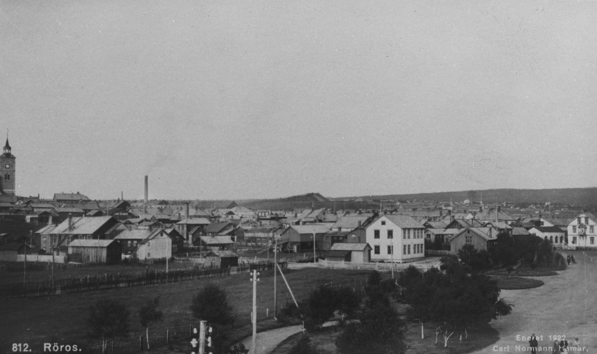 Røros bergstad sett fra jernbanestasjonen mot gammelskola