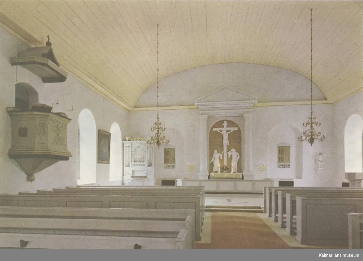 Interiör av Påskallaviks kyrka, kyrkan stod klar 1865, tillhörande Döderhults församling.