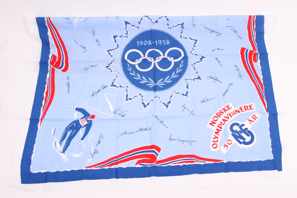 Halstørkle i bomull dekorert med navnene til ulike norske Olympiavinnere.