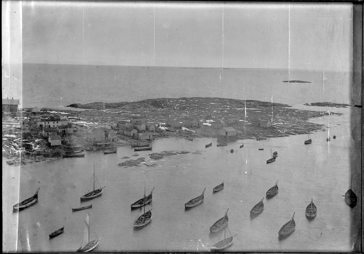 Panorama over fiskeværet Halten, sett fra fyret. Del 5. Husøya vestre del.