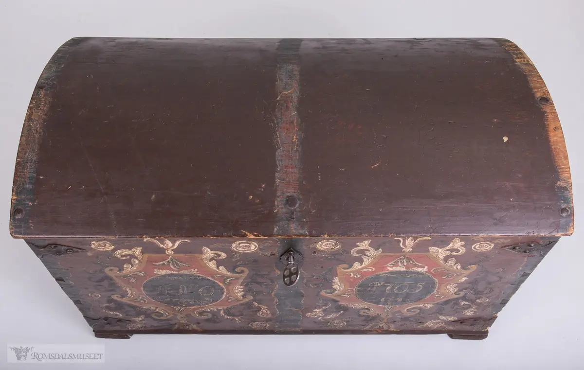 Elipser (2 stk), m/rocailler omkring