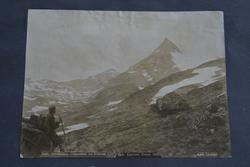 1420. Jotunheimen, Uranaastind fra Koldedal.