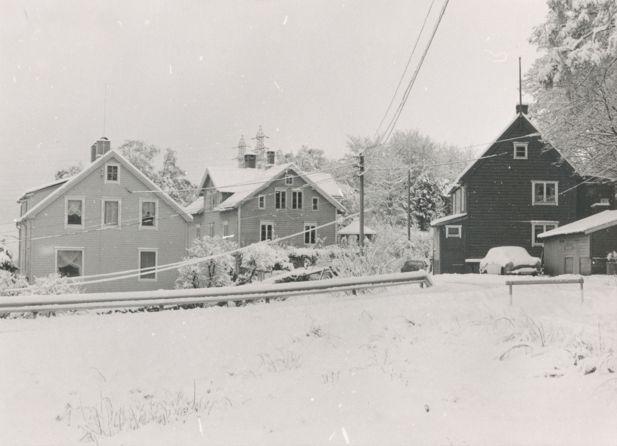 Dokumentasjonsbilder i serie av Hamrevillaen på Skuggen, Nørvasund.