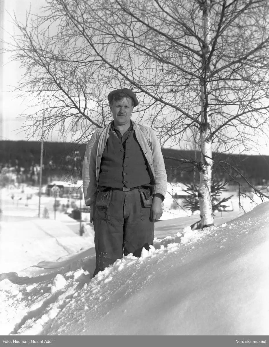 Alfred Eriksson i djup snö.
