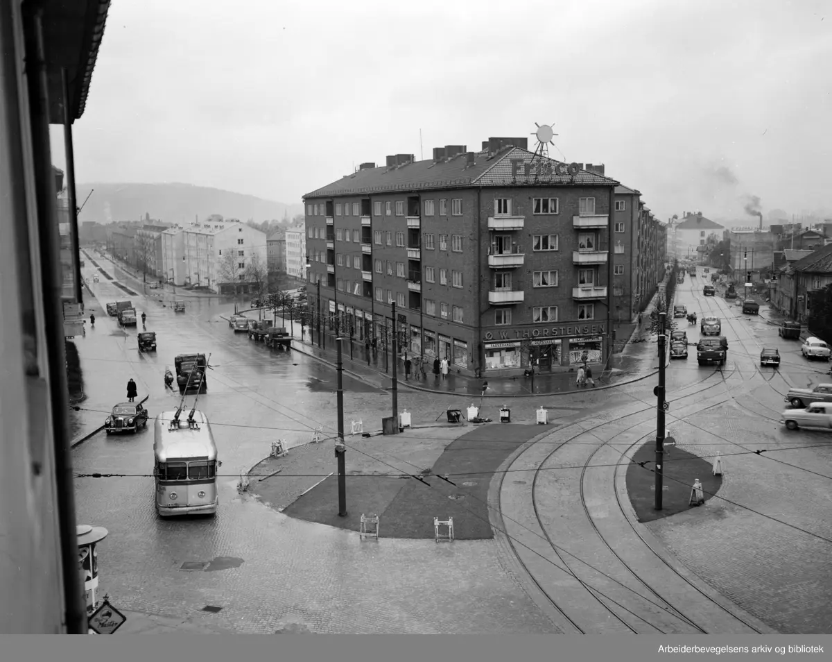 Carl Berners Plass. November 1955 Arbeiderbevegelsens arkiv og bibliotek / DigitaltMuseum