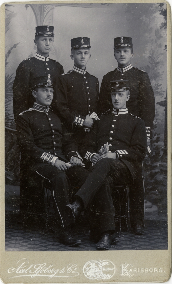 Porträtt av officerare vid Livregementet till fot I 3.