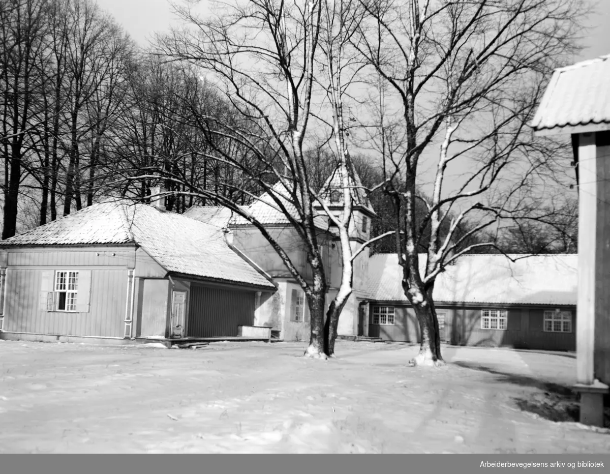 Nordre Skøyen Hovedgård. Desember 1949