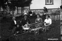 Familieidyll. Thomassen.