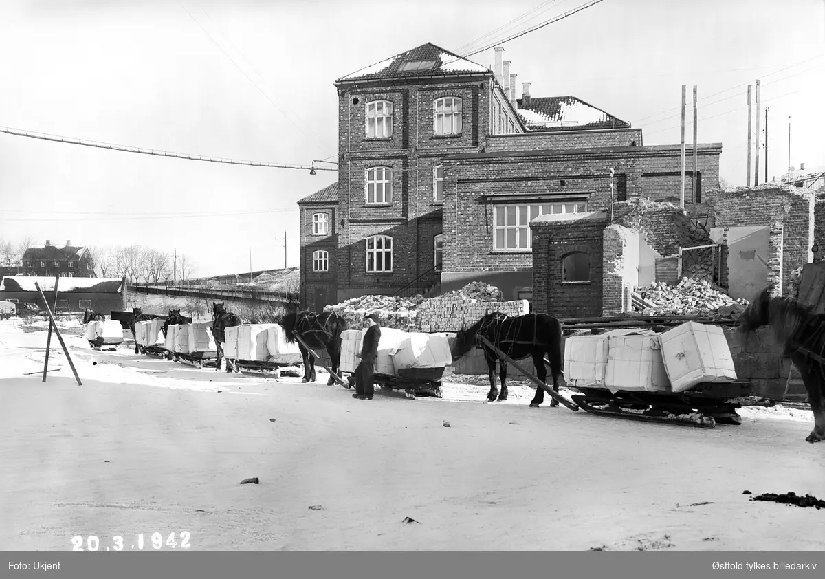 Henting av fór-cellulose på Borregaard fabrikker, Sarpsborg 20. mars 1942.