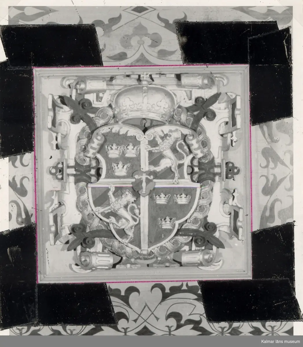 Detalj av kassettaket i Kungsmaket på Kalmar slott.
På vissa plåtar har Martin Olsson klistrat eltejp för att markera hur bilden skulle beskäras i boken.