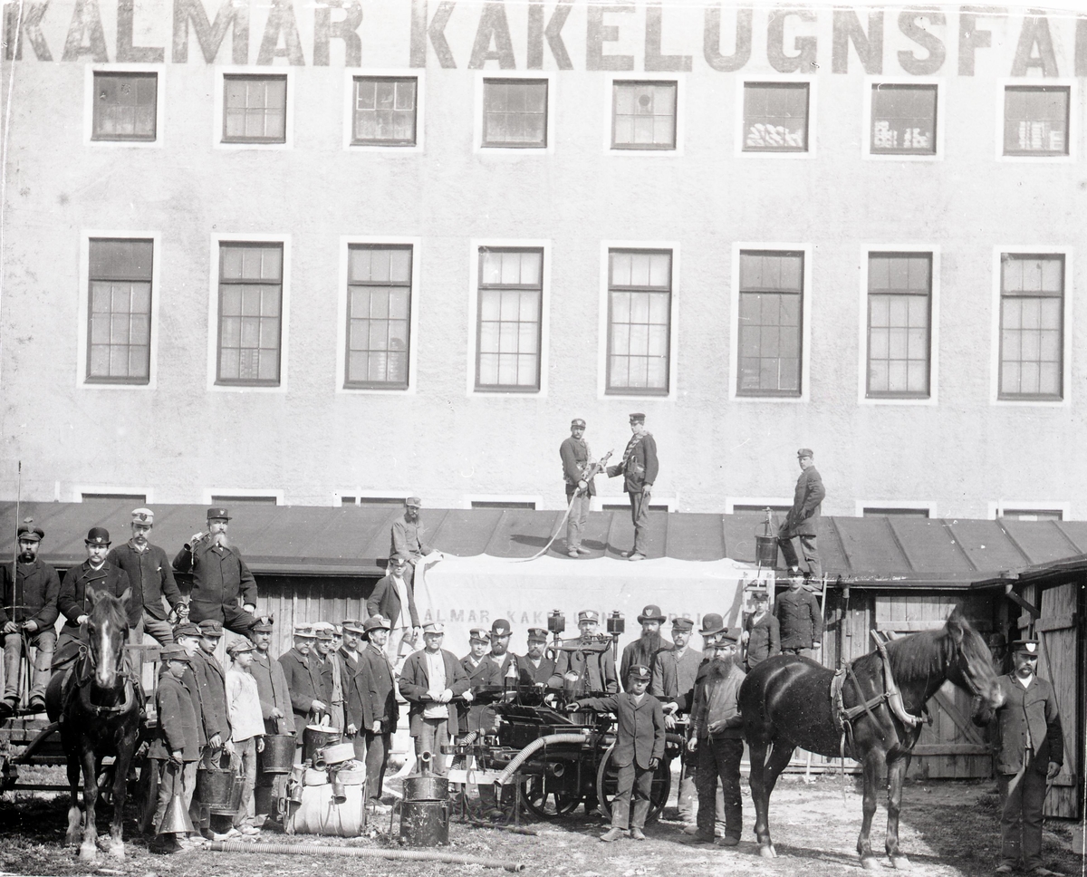 Brandövning vid kakelugnsfabriken på Södra Långgatan.