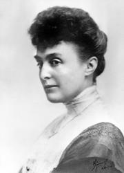 Portrett av Katti Anker Møller. Stifter av Østfold mødre- og