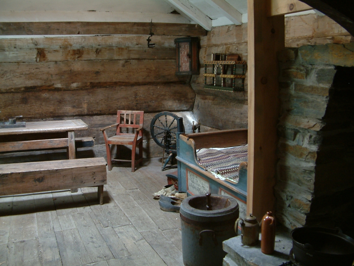 Tømra stove og stavbygd sval