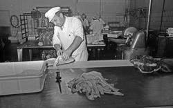 Rogaland Fellessalg. Slaktere og annet personell i arbeid me