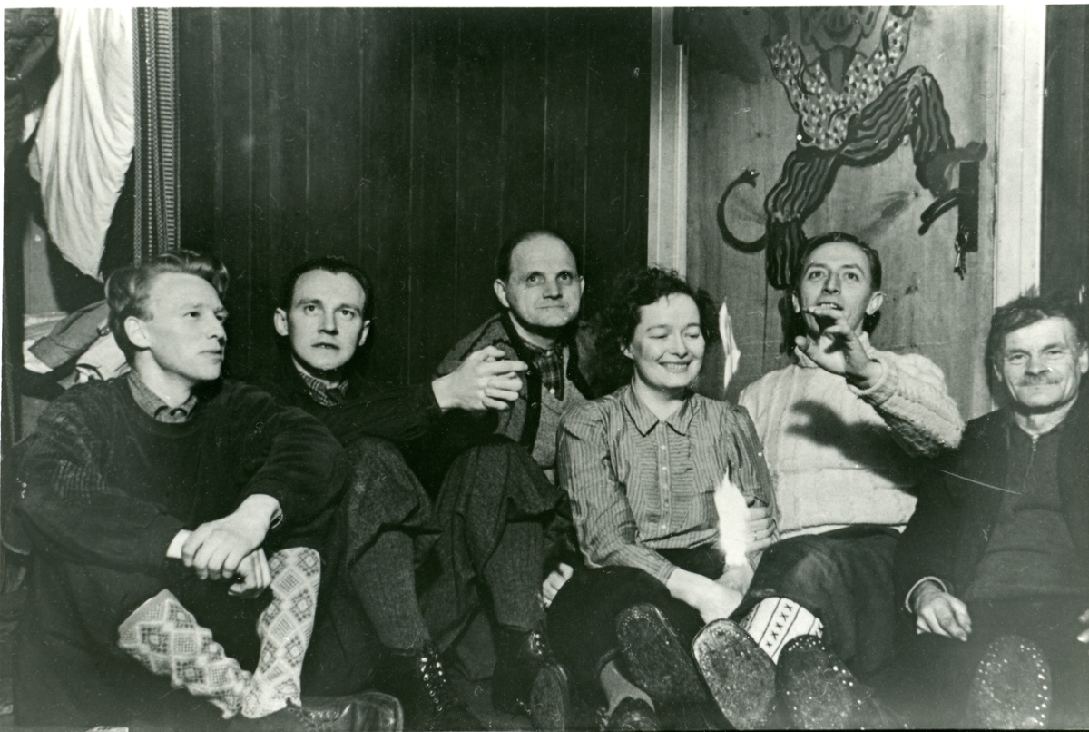 Folk på hyttetur, ca. 1943.