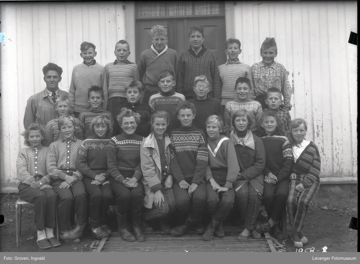 Skolebilde fra folkeskole, Sjøbygda skole.