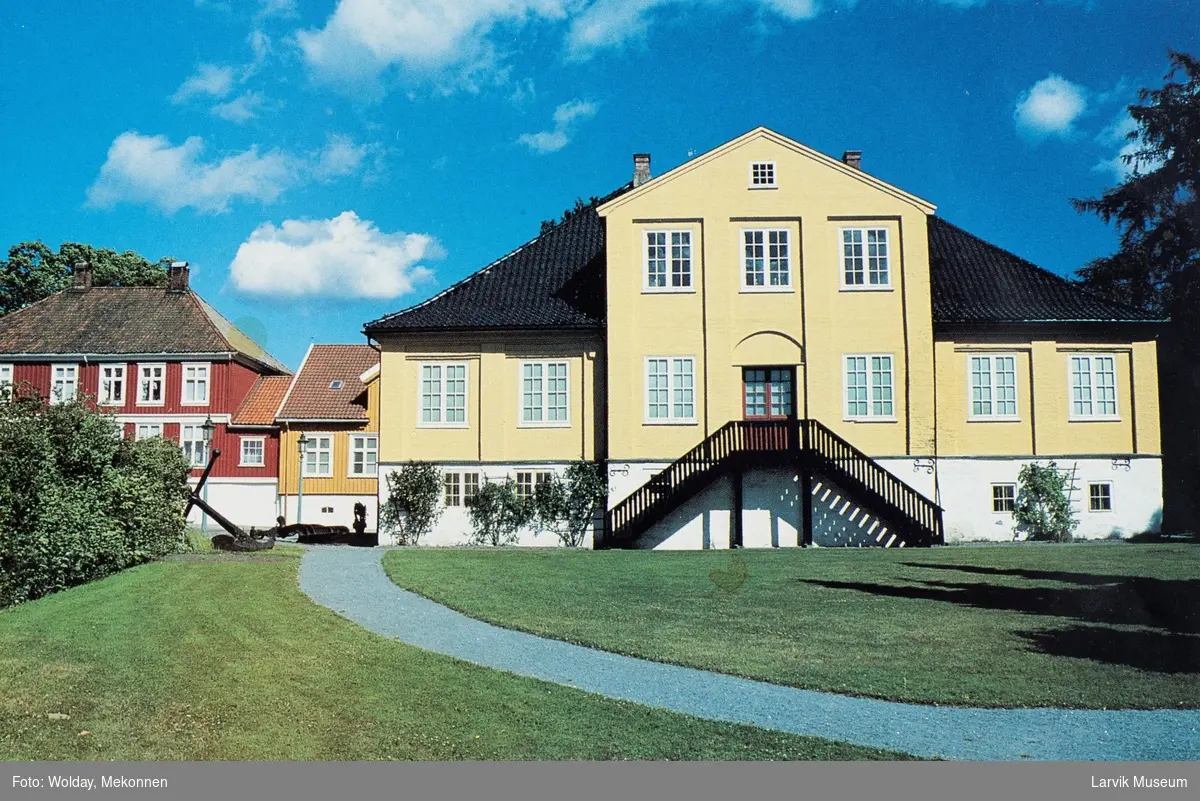 Larvik Sjøfartsmuseum i "Den gamle tollbod" fra 1730.