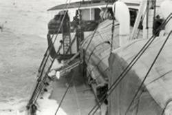 Dekkslast ombord i D/S 'Hermod' (b.1925) på reise mellom Ban