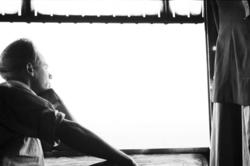 Gundersen betrakter landskapet fra Tan(xx)expressen