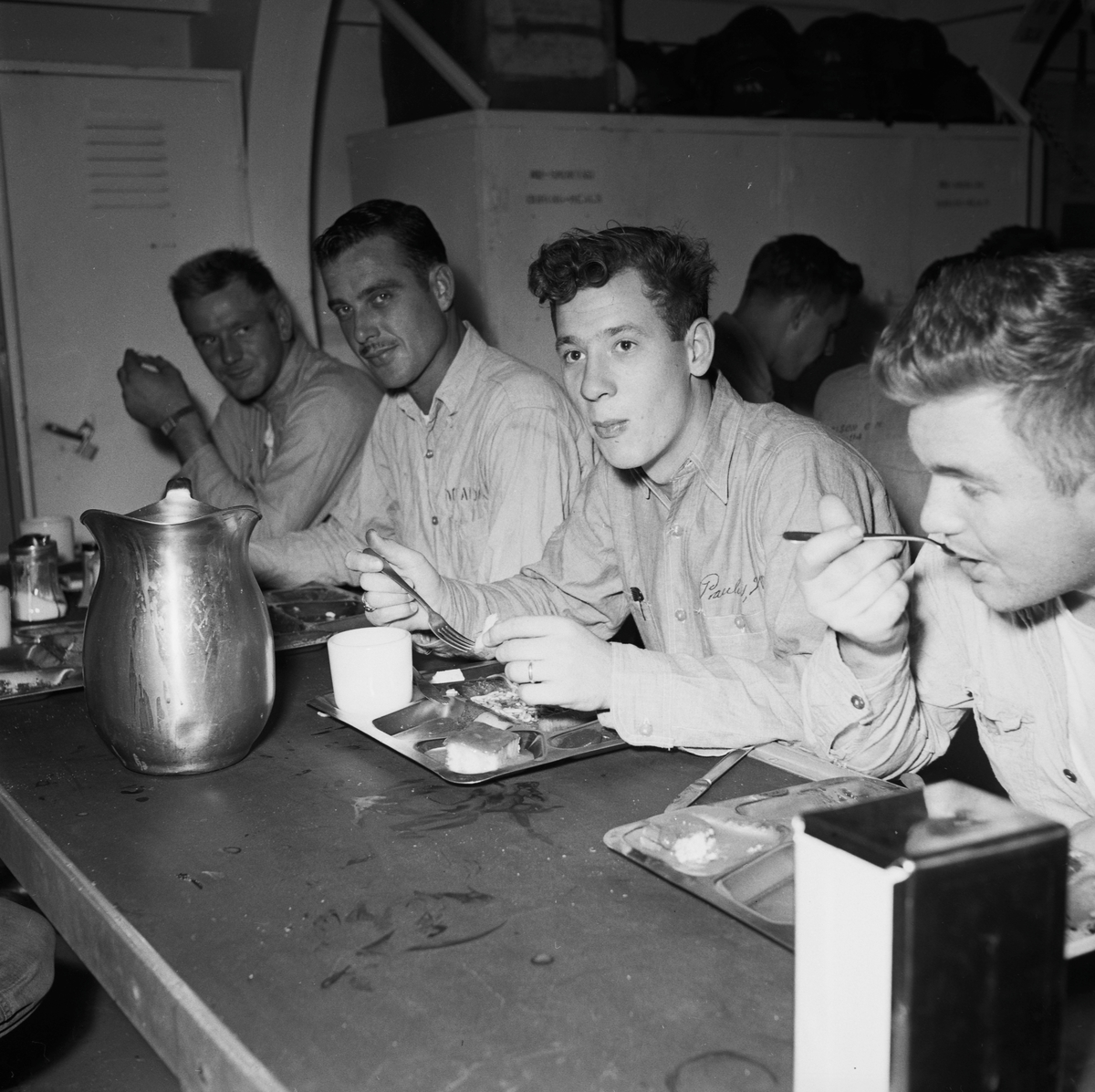 USS Currituck deltar i Natolandenes militærøvelse "Main Brace"