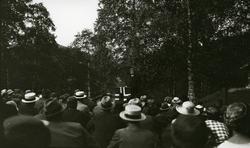 Ungdomsstevne i Innbygda. Masser av folk foran foredragshold