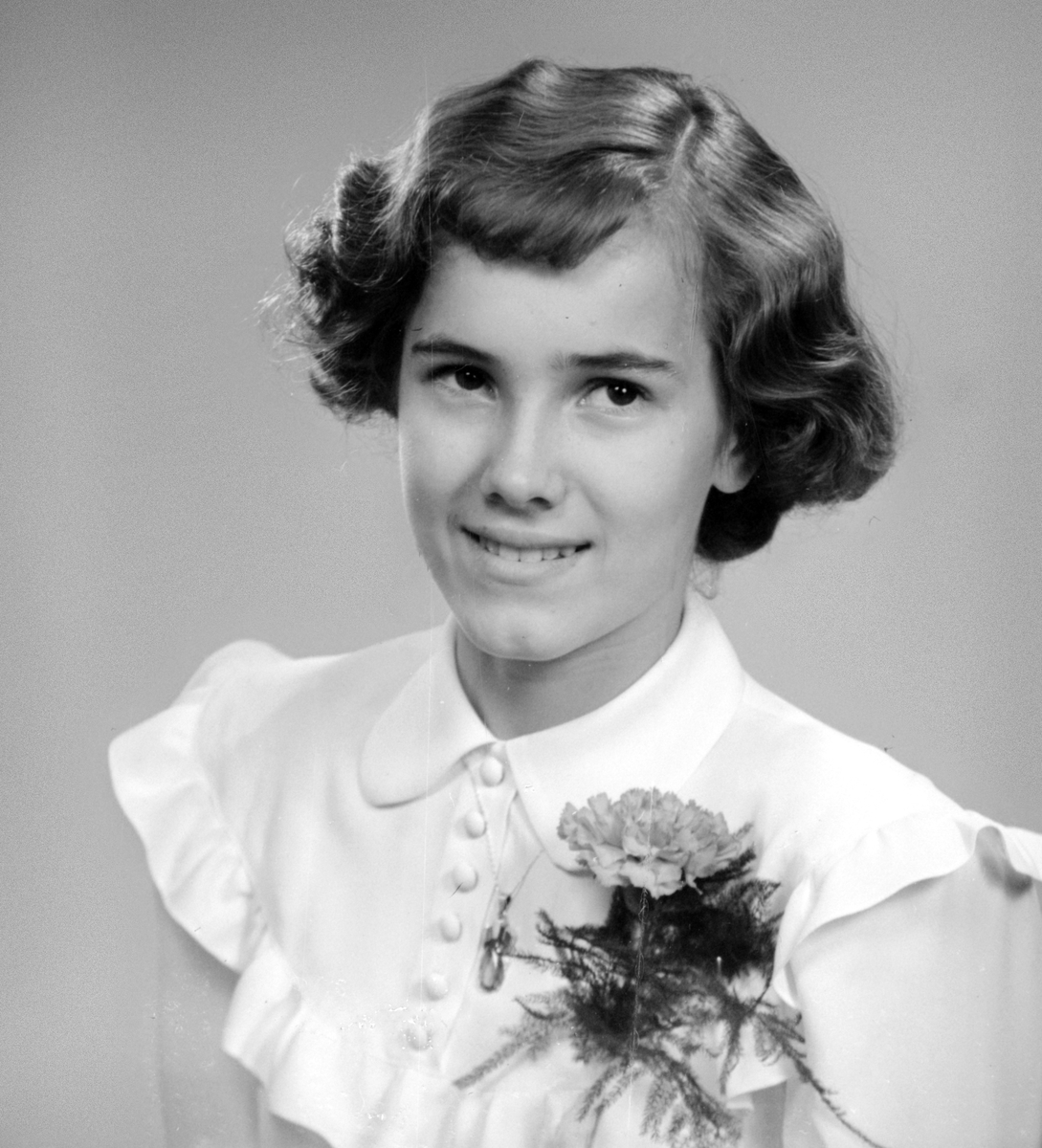 Konfirmanden Lisbeth Andersson. Foto i maj 1950.
