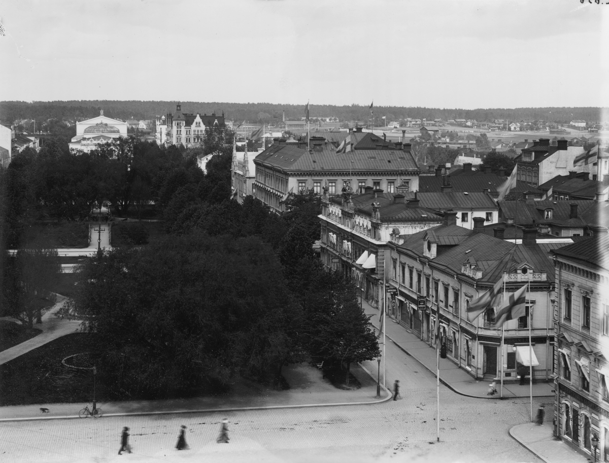 Gävle stad – Norr, Esplanaden.
Esplanaden med Norra Rådmansgatan till höger. I förgrunden Drottninggatan.