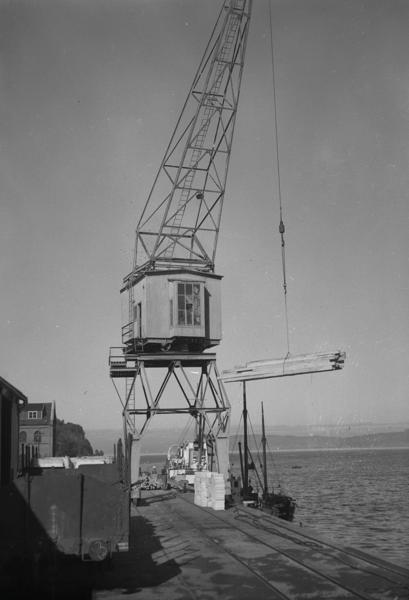 Firma H. Dyrkoren & Sønn, bruk av gaffeltruck