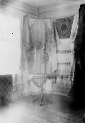 Fra utstillingen på vevskolen våren 1922, Teppe, åkle, duk, 