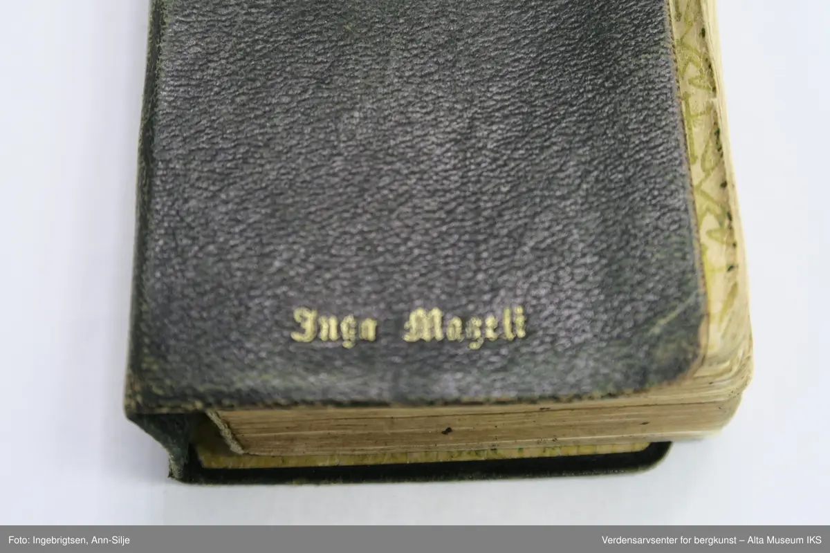 Form: Salmebok i miniformat, trykt med gotiske bokstaver.