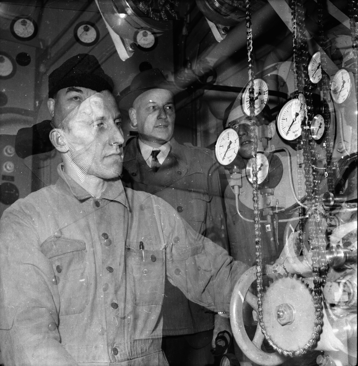 Män i maskinrummet på isbrytaren Garpen.
Söderhamn