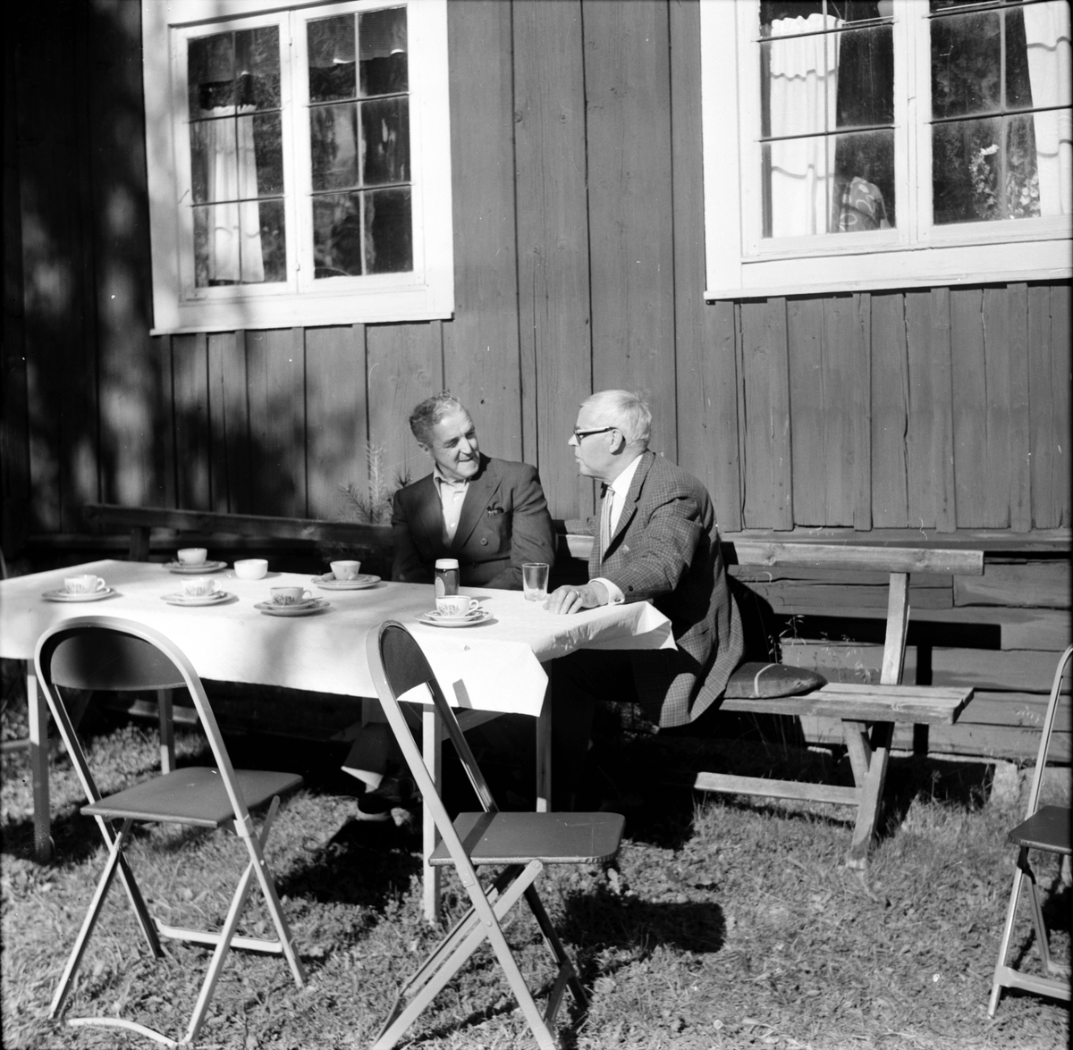 Arbrå,
Servering på Kämpens,
P.W. Häger o P.O. Johansson,
8 Augusti 1971