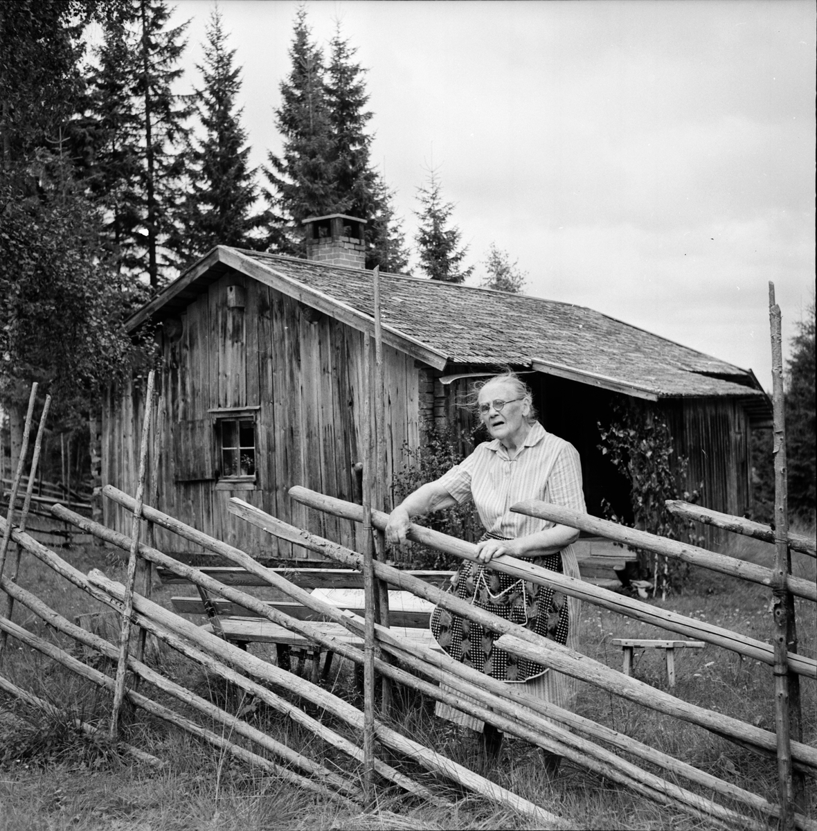 Möckelåsen, Arbrå,
Hos 92-åriga Bopigan Margareta Kallin,
2 Aug 1966
